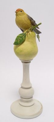 Resin "Sitting bird on a pear"