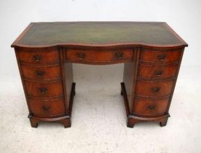 Antique Georgian Style Mahogany & Leather Top Desk