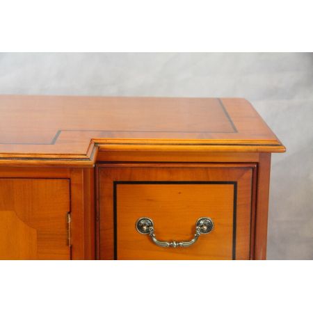 "Breakfront Sideboard für TV" in Eibe