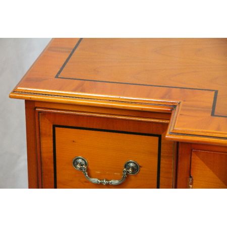"Breakfront Sideboard für TV" in Eibe