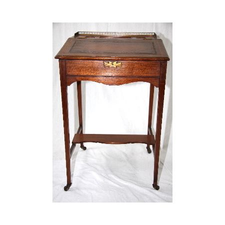 Kleiner Edwardian Schreibtisch