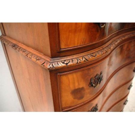 Antike Nussbaum Kommode - Tallboy