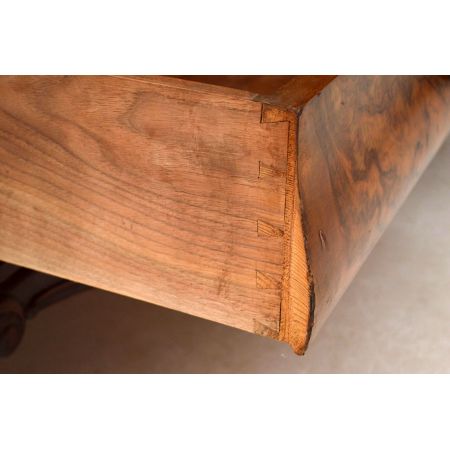 Offenes antikes Bücherregal Bookcase