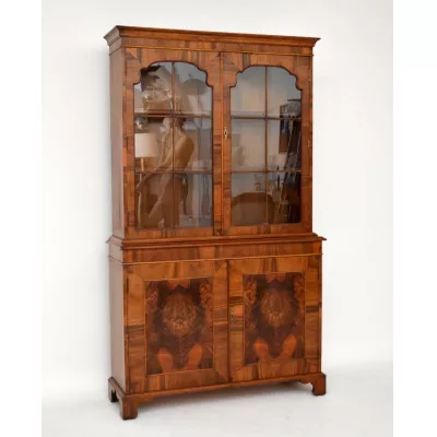 Antiker Walnut Bookcase 