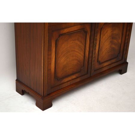 massiver Mahagoni Bücherschrank, Georgian Style Bookcase, Vitrinenschrank