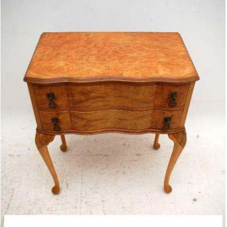 Queen Anne Beistelltisch, 2 Schubladen