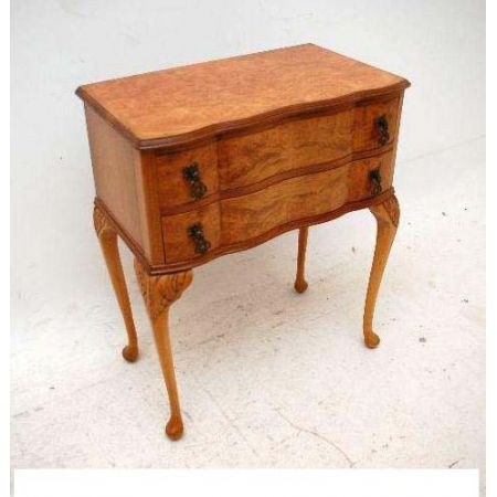 Queen Anne Beistelltisch, 2 Schubladen