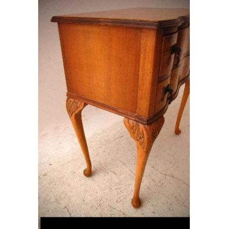 Queen Anne Beistelltisch, 2 Schubladen