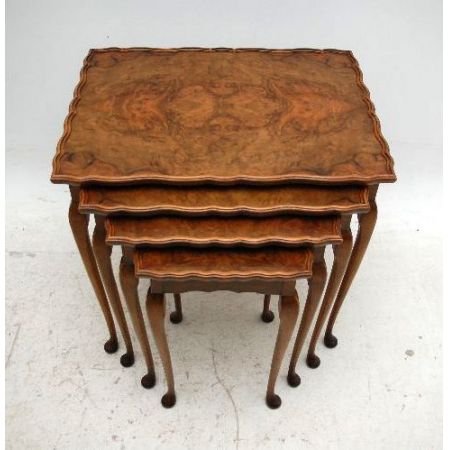 4 Antike Queen Anne Beistelltischchen