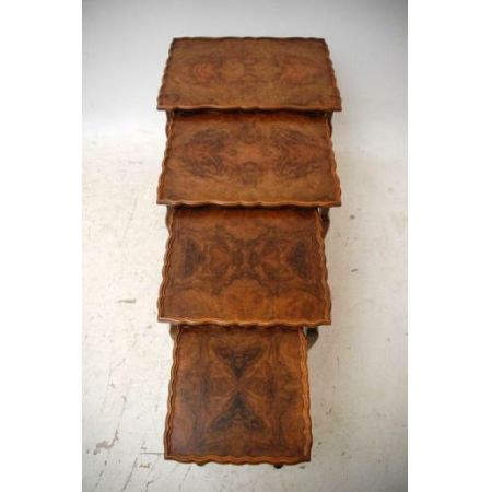 4 Antike Queen Anne Beistelltischchen