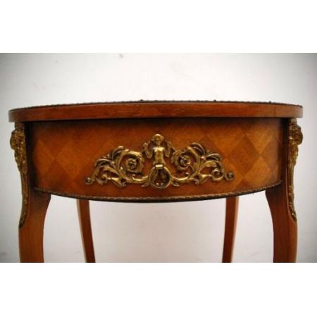 Antiker französischer Beistelltisch 