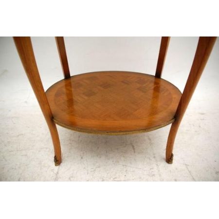 Antiker französischer Beistelltisch 