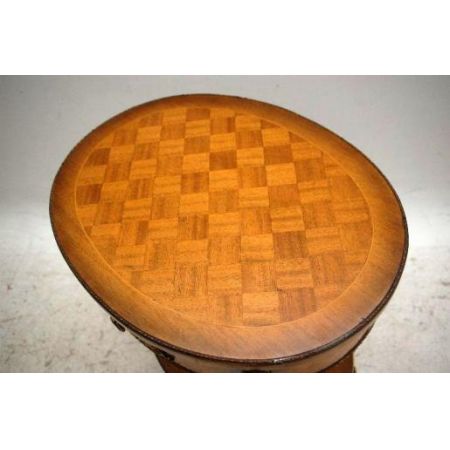 Antiker französischer Beistelltisch 