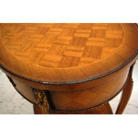 Antiker französischer Beistelltisch 