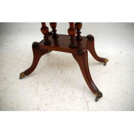 Ein Paar Mahagoni Beistelltische