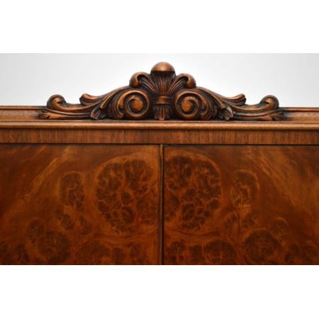 Queen Ann Cabinet Schrank