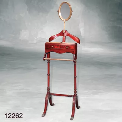 "Valet, ST James" - Garderobe