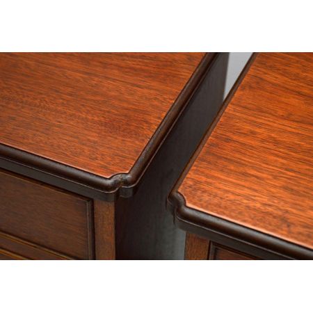 Kommode Nachtschränkchen antike aus Eibenholz