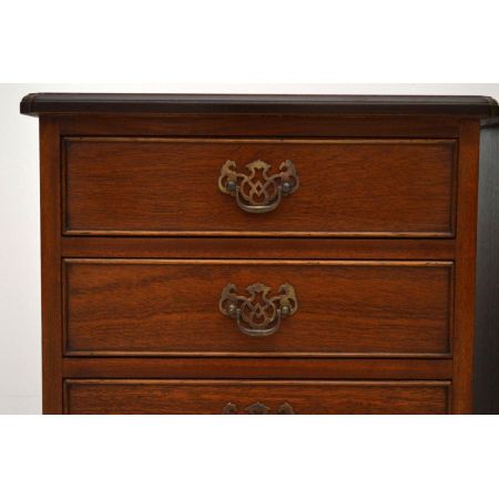 Kommode Nachtschränkchen antike aus Eibenholz