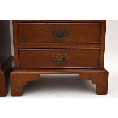 Kommode Nachtschränkchen antike aus Eibenholz