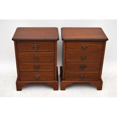 Kommode Nachtschränkchen antike aus Eibenholz