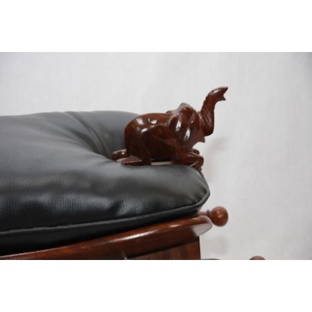 "Elephant" - englischer Hocker mit Lederpolster
