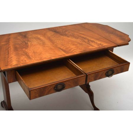 Zwei antike Wurzelnussholz Sofatische