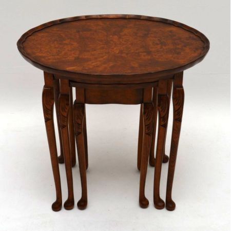 3er Set Antiker Walnussholz Beistelltische "Pie Crust"