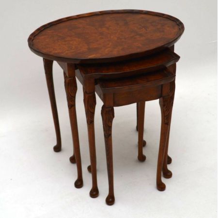 3er Set Antiker Walnussholz Beistelltische "Pie Crust"