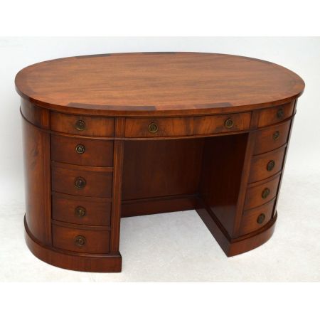 Antiker ovaler Schreibtisch desk