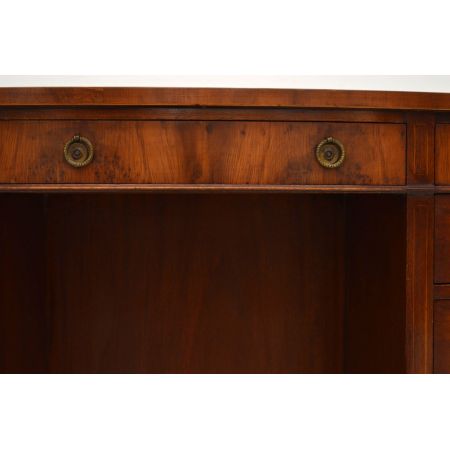Antiker ovaler Schreibtisch desk
