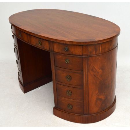 Antiker ovaler Schreibtisch desk