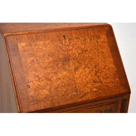 Schlanker Burr Walnut Sekretär Bureau