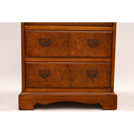 Schlanker Burr Walnut Sekretär Bureau