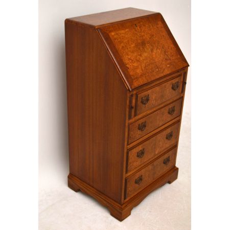 Schlanker Burr Walnut Sekretär Bureau