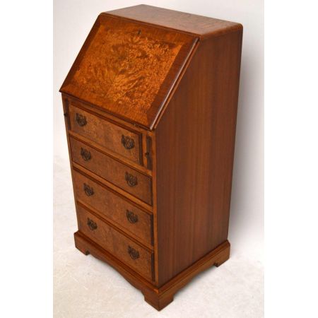 Schlanker Burr Walnut Sekretär Bureau