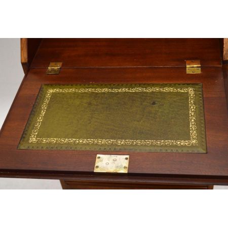 Schlanker Burr Walnut Sekretär Bureau