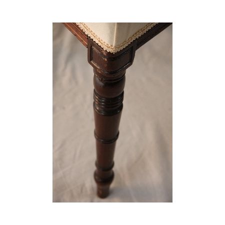 Stuhl "Schlichte Schönheit"