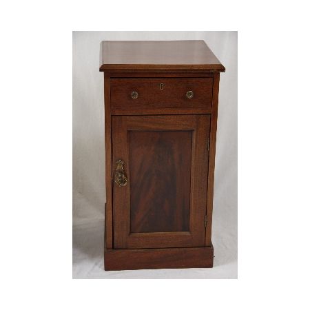 Paar Mahagoni Nachtschränkchen