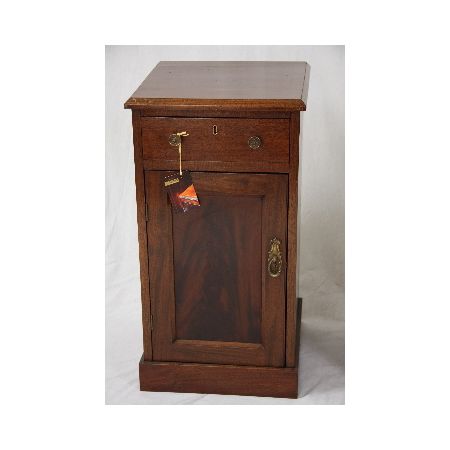 Paar Mahagoni Nachtschränkchen