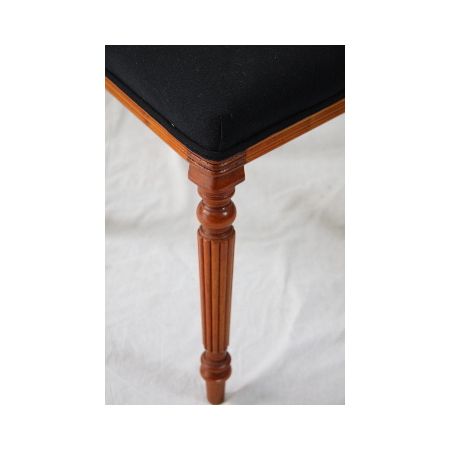 "Chair" in Eibe - auch in Mahagoni erhältlich