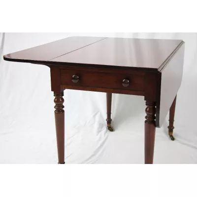 Antiker Tisch / Pemborke Table