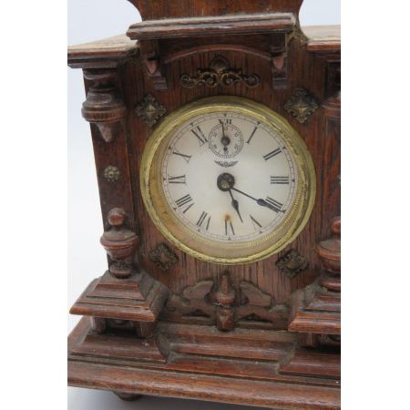 Original antike Uhr mit Holzgehäuse, feine Schnitzarbeiten, defektes Uhrwerk