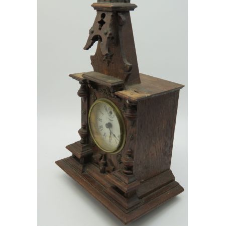 Original antike Uhr mit Holzgehäuse, feine Schnitzarbeiten, defektes Uhrwerk