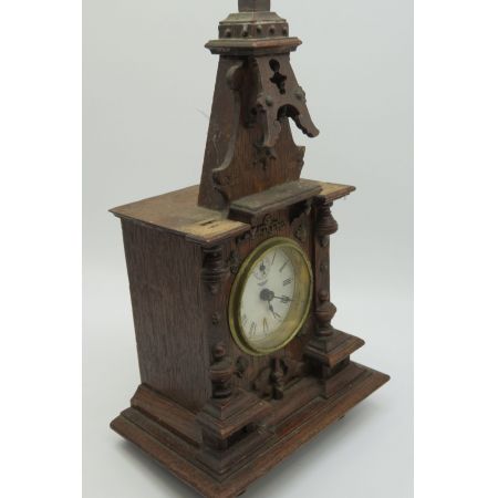 Original antike Uhr mit Holzgehäuse, feine Schnitzarbeiten, defektes Uhrwerk