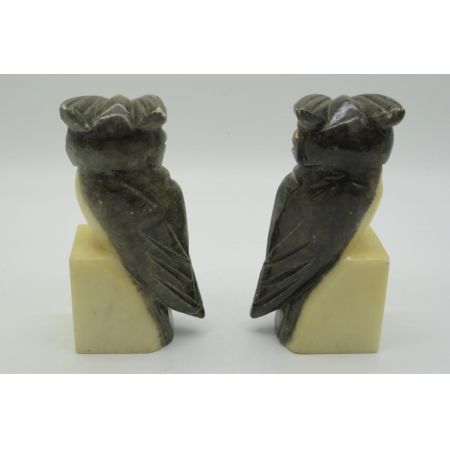 Original antikes Paar Marmorfiguren aus Frankreich: kauzige Eulen