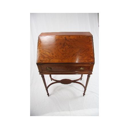 Sekretär - Bureau on Stand