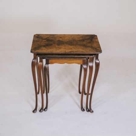 Nest of Tables aus Nussbaumholz