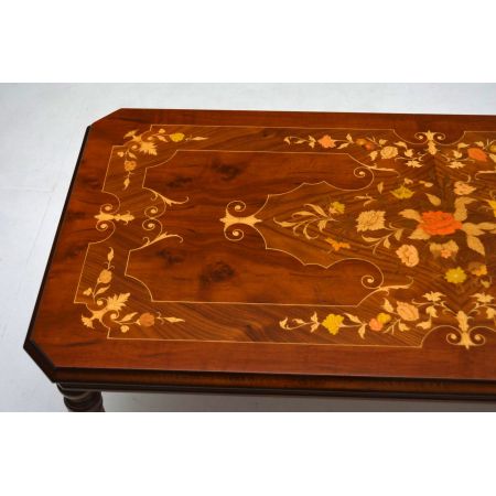 Antiker Intarsien-Kaffeetisch "French Style"