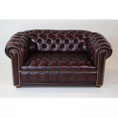 "London Classic Buttonseat" Chesterfield Sofa, 2-Sitzer in Birch Antik Red